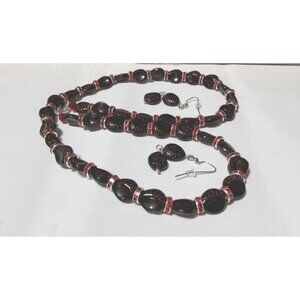Black & Red Beaded Necklace & Earrings Set
